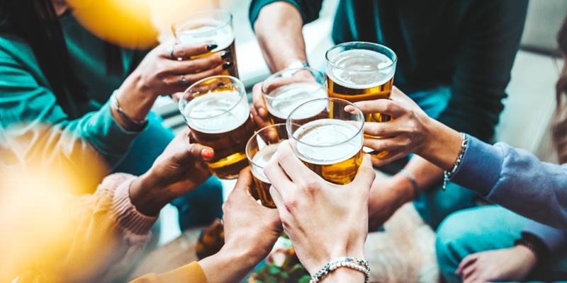 【筋トレ後にお酒を飲むとどうなる？】効果と注意点を徹底解説！