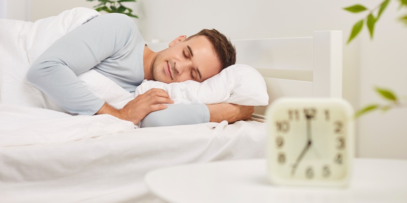 睡眠の質を上げる栄養素10選!意識的に摂るべき食材とは?