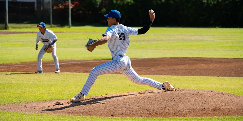 【野球選手必見】胸郭ストレッチで劇的に変わる投球フォームの秘密