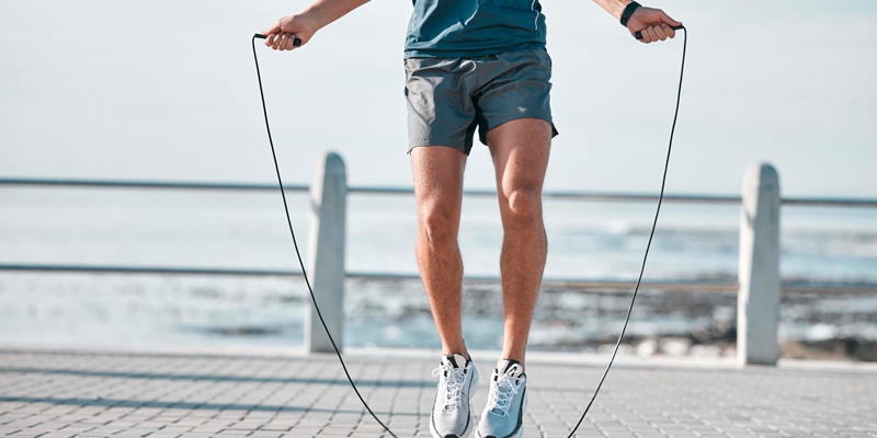 縄跳びを取り入れた筋力トレーニングのステップ