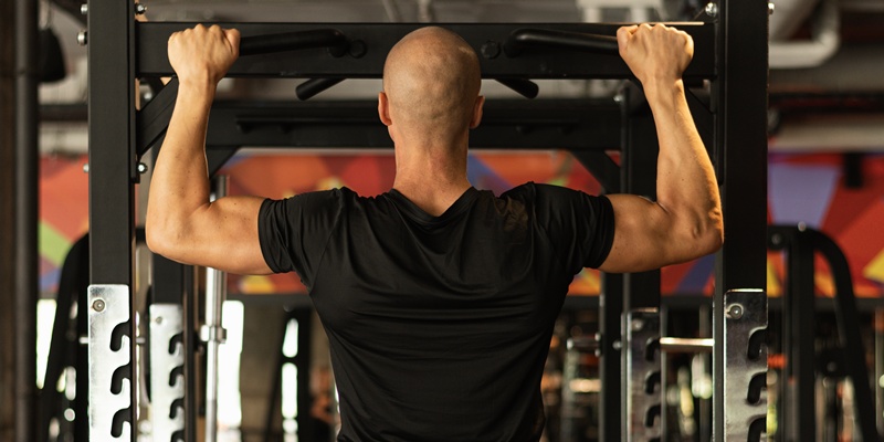 チンニングの基本とその効果