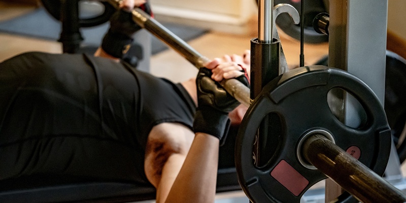 【必見】ベンチプレスはどこに効く？効果的なフォームと筋肉部位