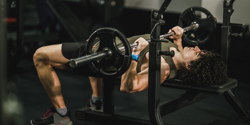 ベンチプレスのMAX重量を計算する方法